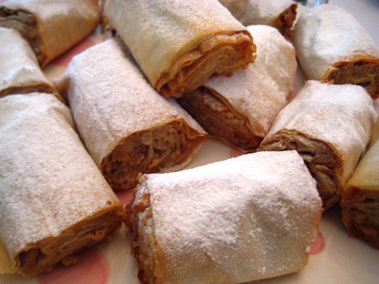 Baklava Yufkasından Tahinli Kurabiye